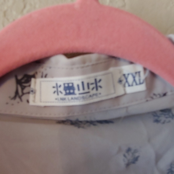 Top - Picture 2 of 3